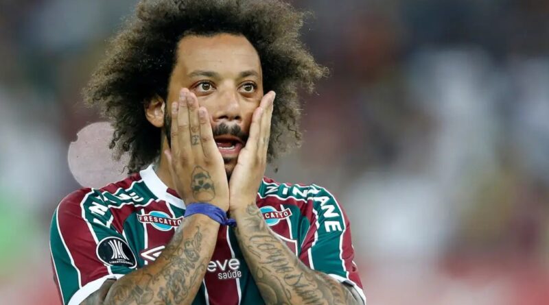 Desfalque de Marcelo irrita torcida do Flu: "Salário sem trabalhar"