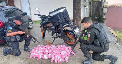 PM prende homem com drogas e moto clonada em Maricá