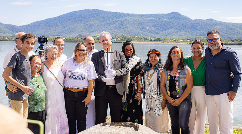 Cruz da primeira missa do Brasil visita Maricá em celebração histórica